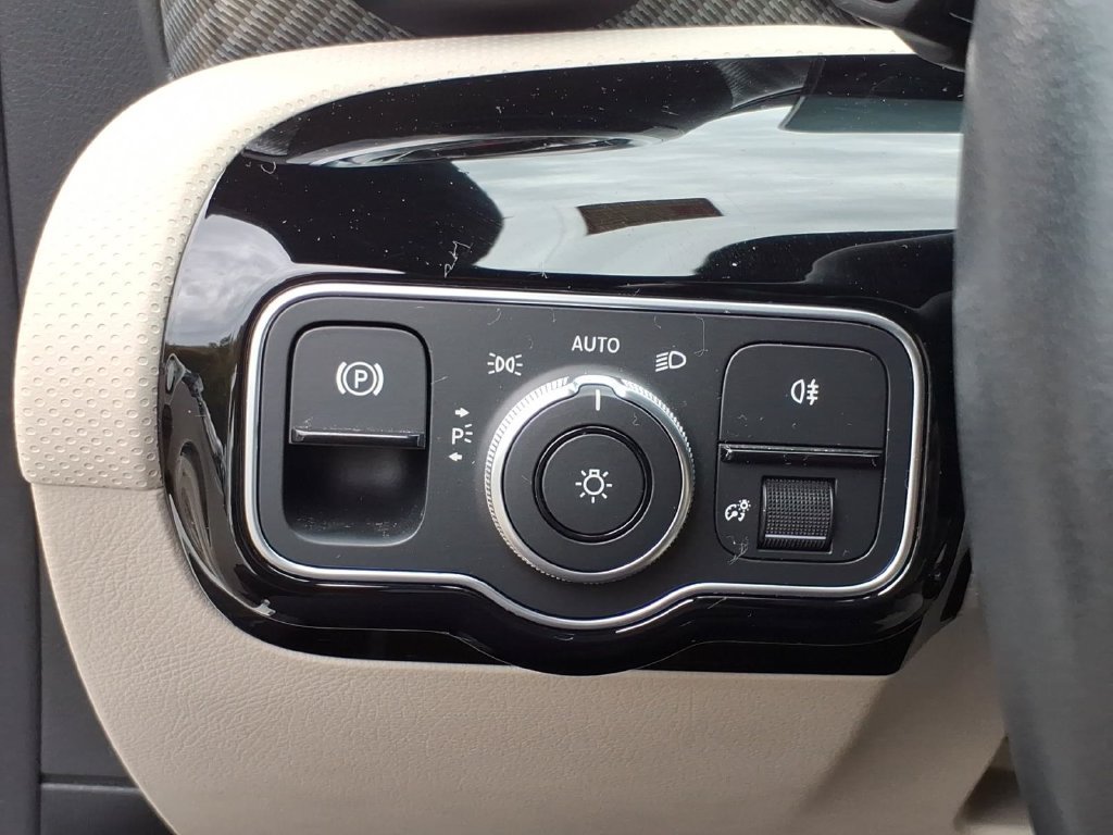 Used 2024 Mercedes-Benz CLA 250 4MATIC image 19