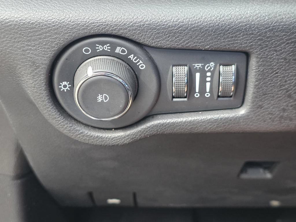 Used 2022 Chrysler Pacifica Pinnacle FWD image 36