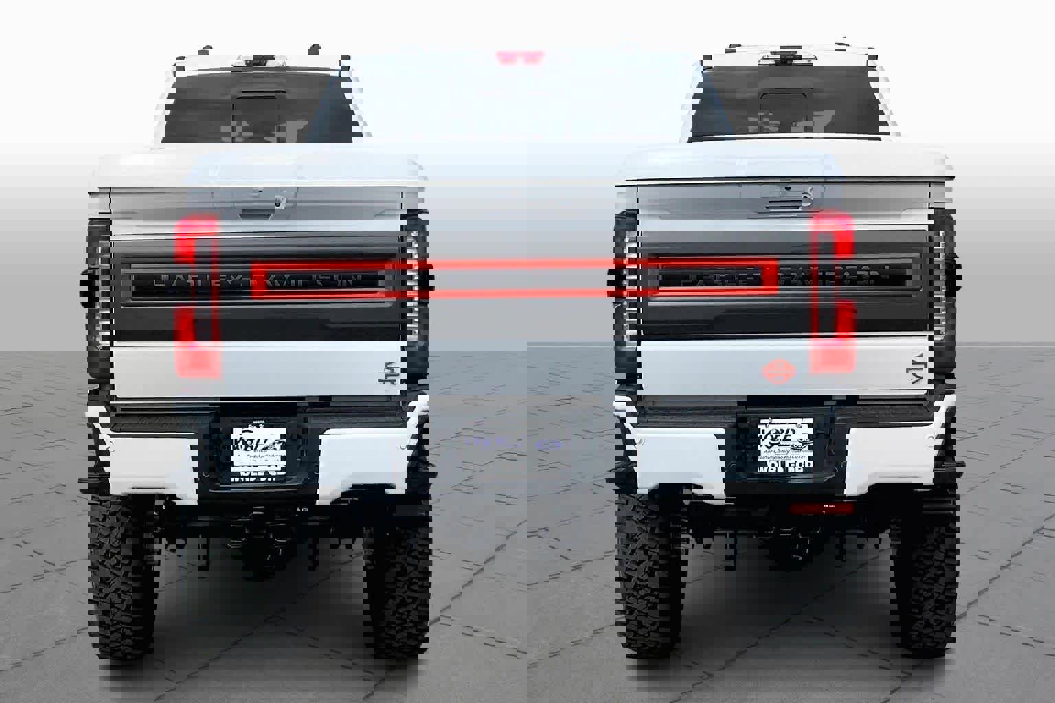 New 2026 Ford F250 Lariat w/ Black Appearance Package image 4