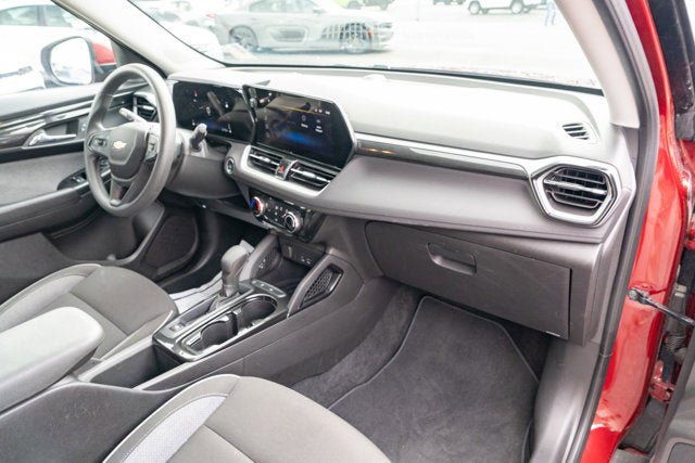 Used 2025 Chevrolet TrailBlazer LT FWD image 37