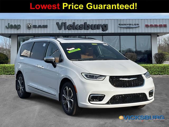 New 2026 Chrysler Pacifica Pinnacle w/ Trailer Tow Group AWD/4WD image 1
