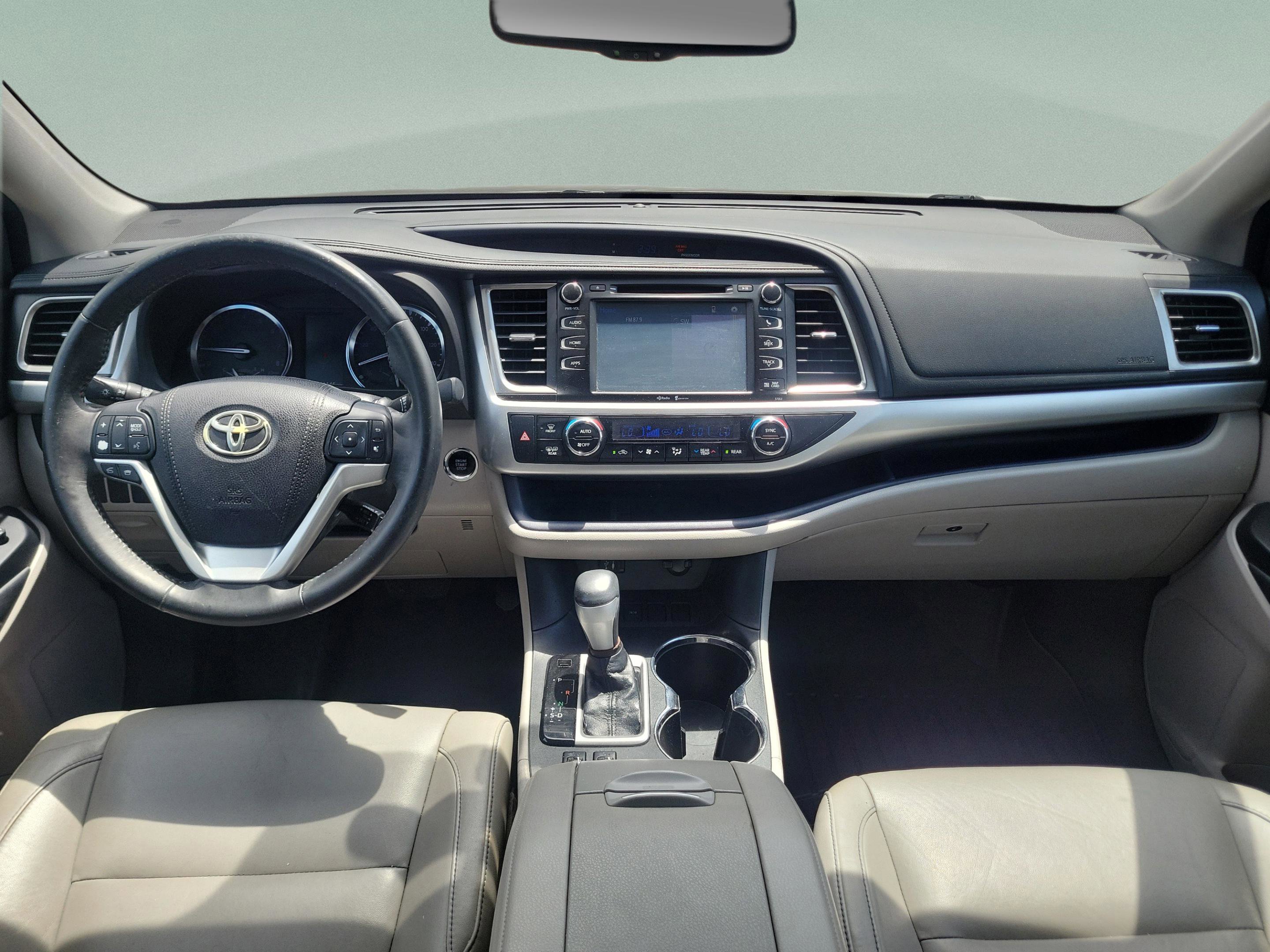 Used 2015 Toyota Highlander XLE FWD image 26