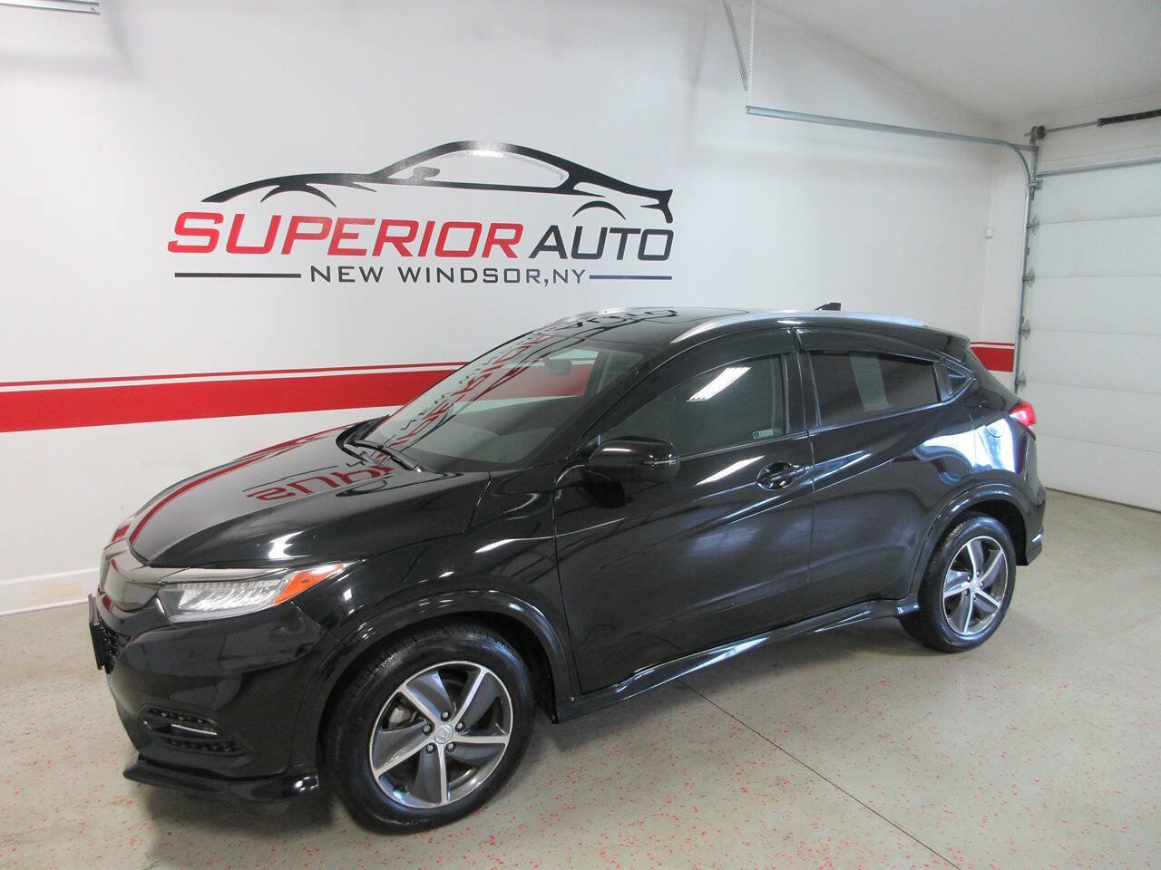 Used 2019 Honda HR-V Touring image 1