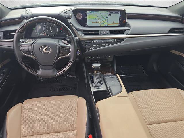 Used 2019 Lexus ES 300h w/ Accessory Package 2 FWD image 19