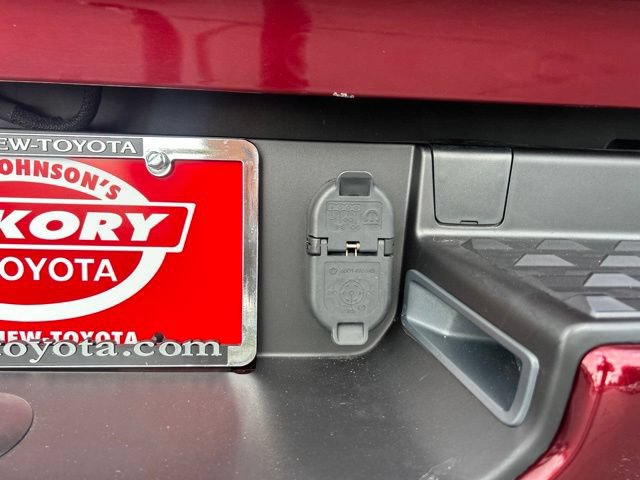 Used 2023 RAM 1500 Laramie AWD/4WD image 9