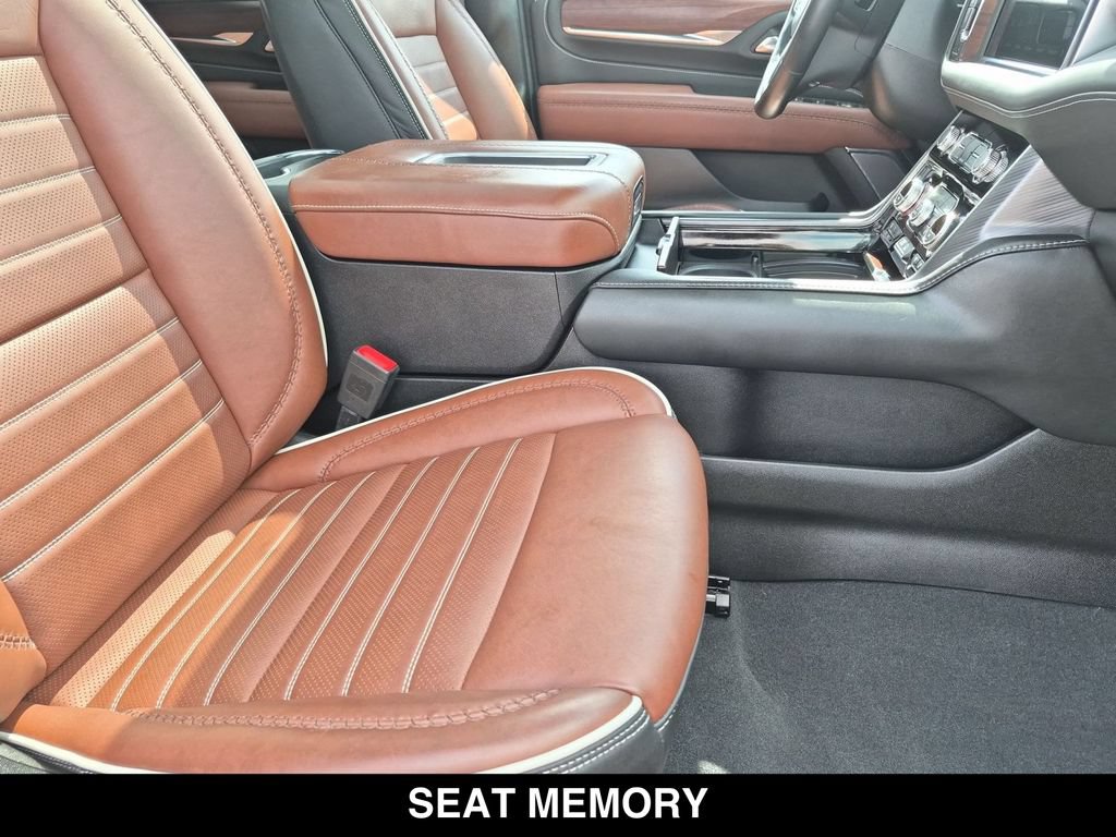 Used 2024 GMC Yukon Denali Ultimate AWD/4WD image 27