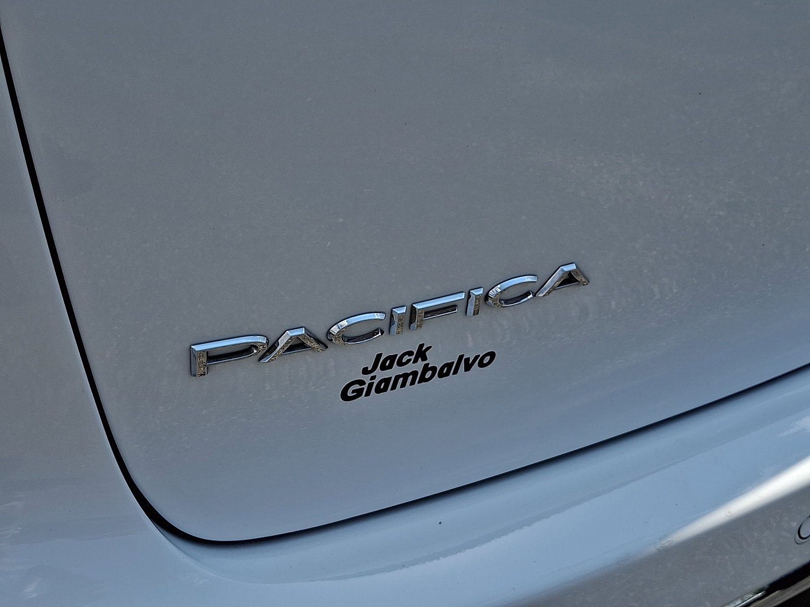 Used 2024 Chrysler Pacifica Touring-L FWD image 36