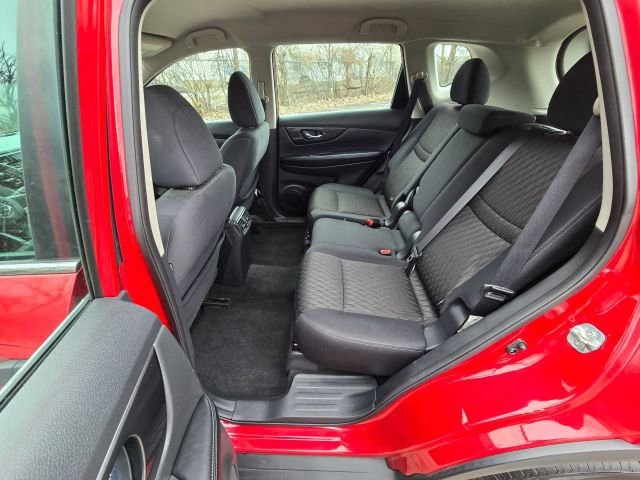 Used 2017 Nissan Rogue S image 11