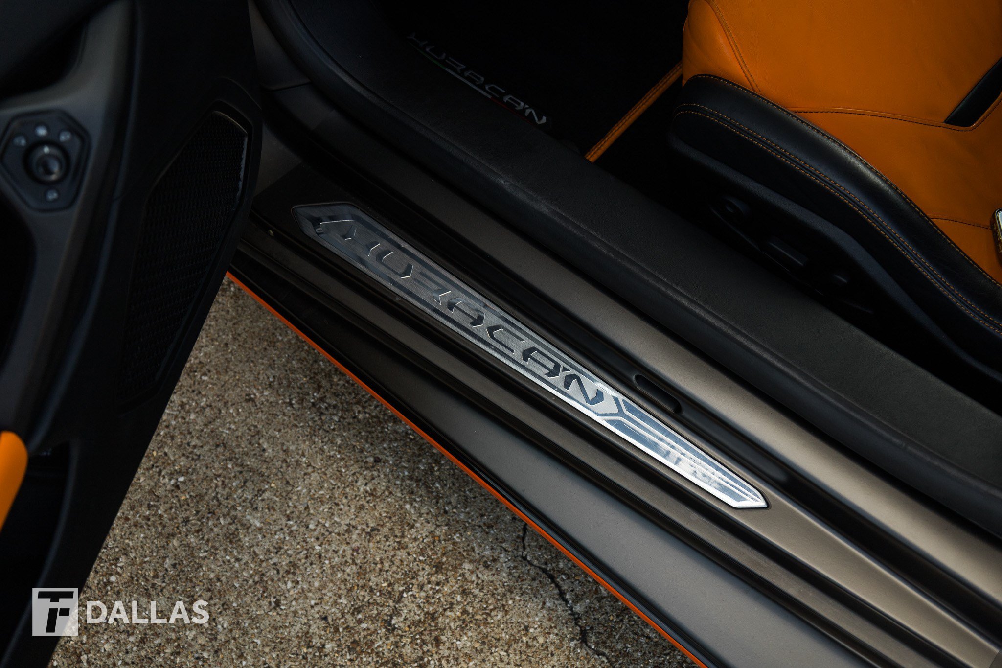 Used 2022 Lamborghini Huracan EVO RWD image 21