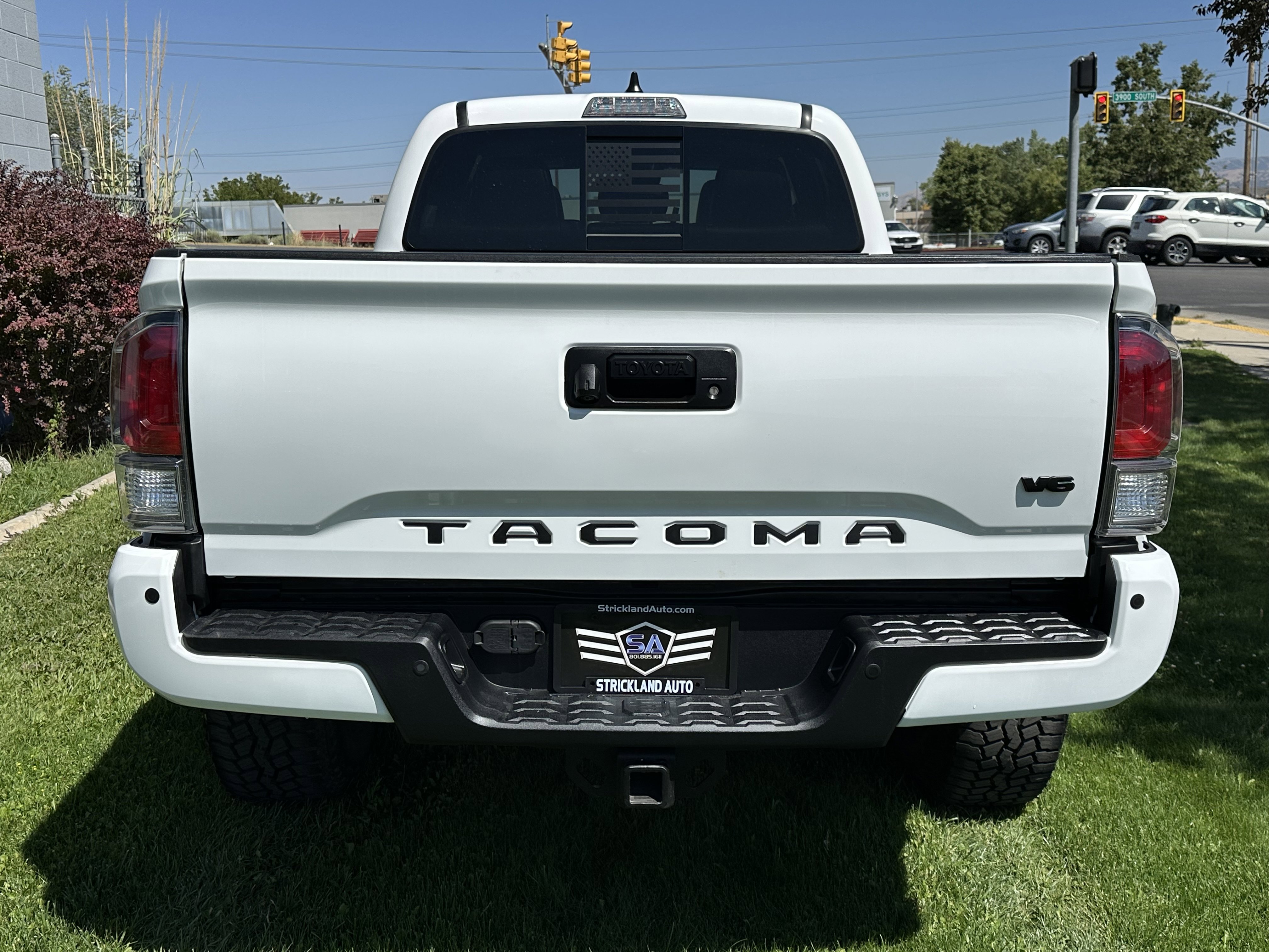Used 2023 Toyota Tacoma TRD Off-Road image 7