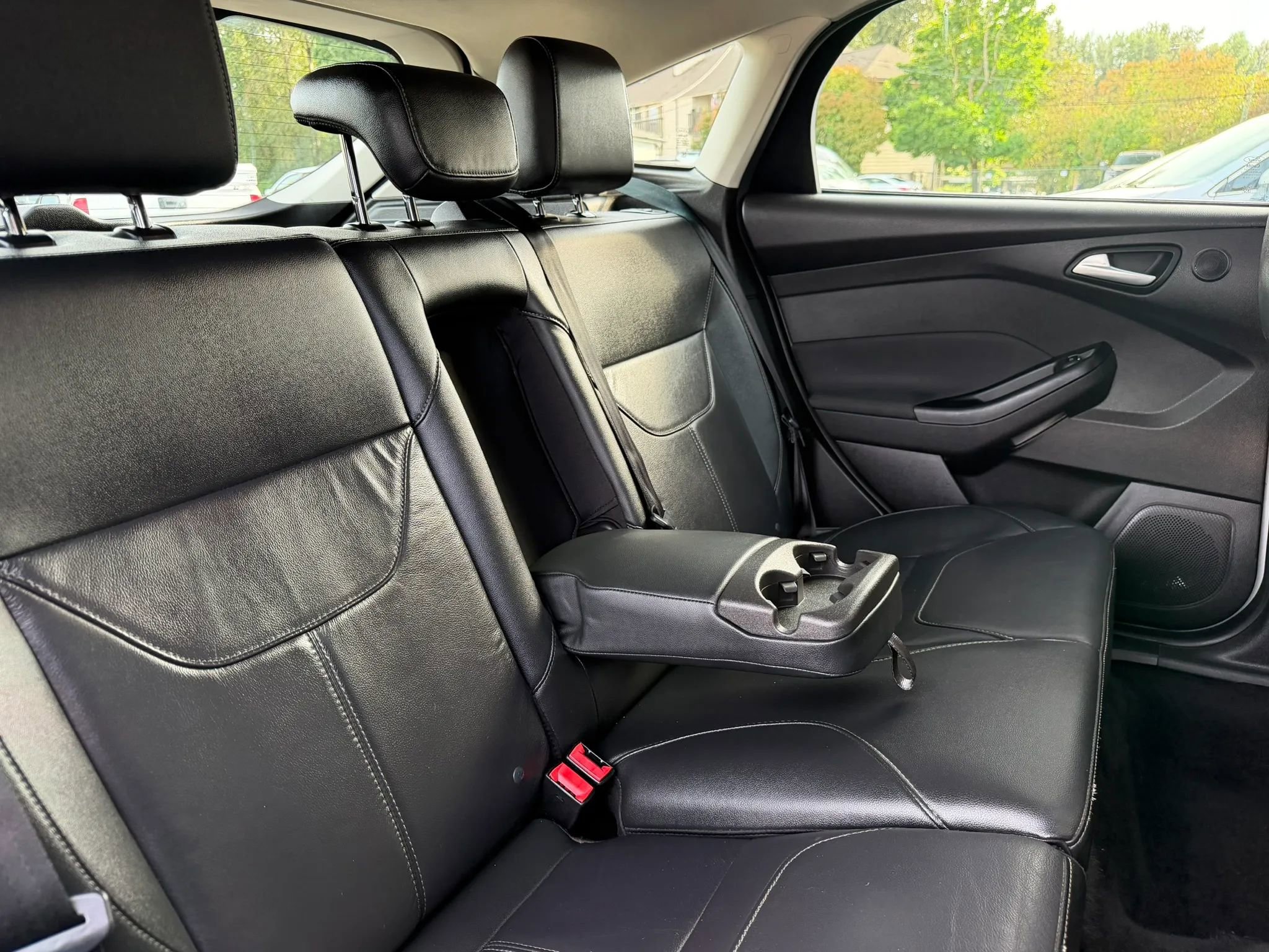 Used 2017 Ford Focus Titanium FWD image 22