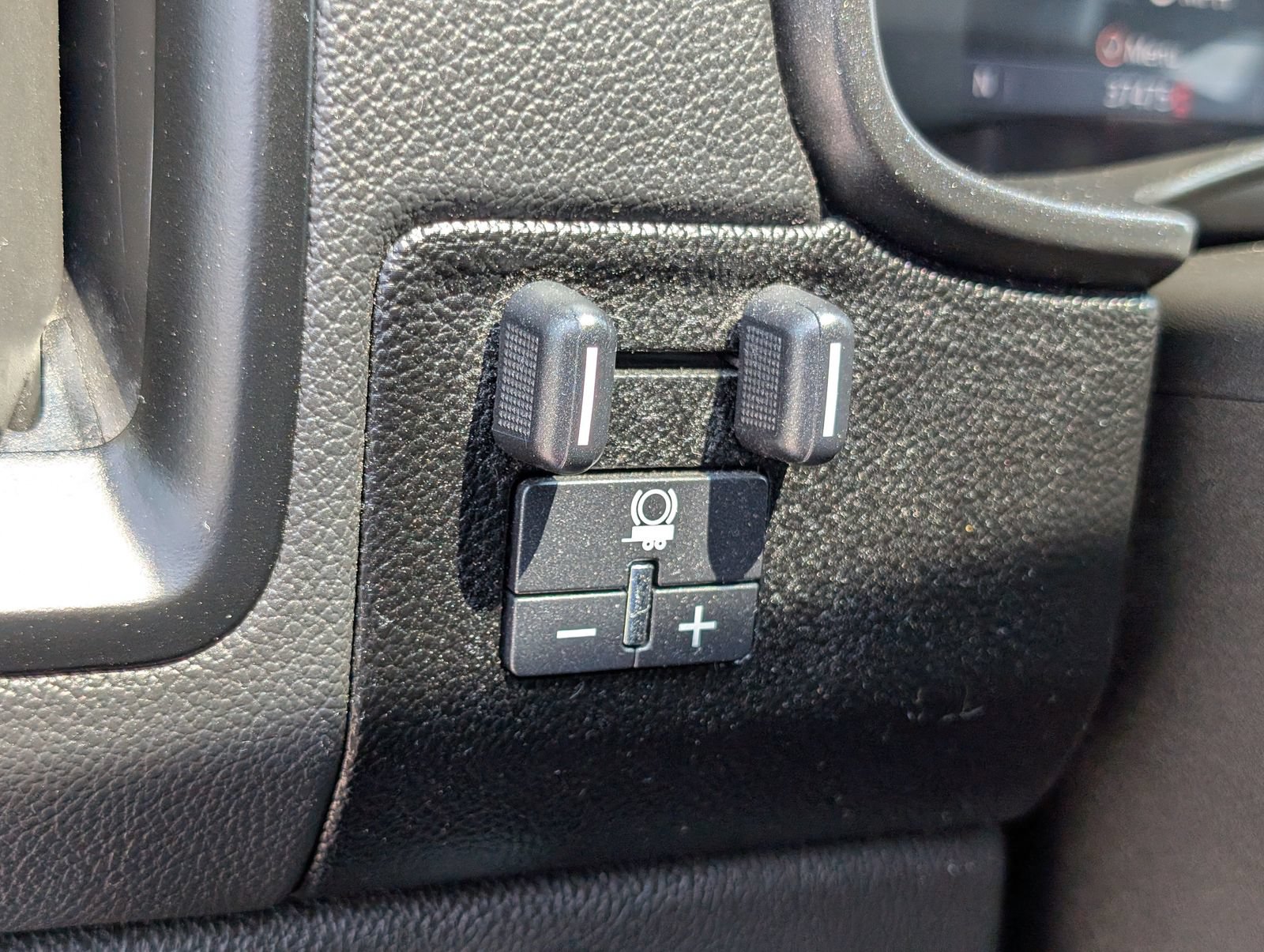 Used 2021 Chevrolet Colorado ZR2 w/ ZR2 Dusk Special Edition AWD/4WD image 23