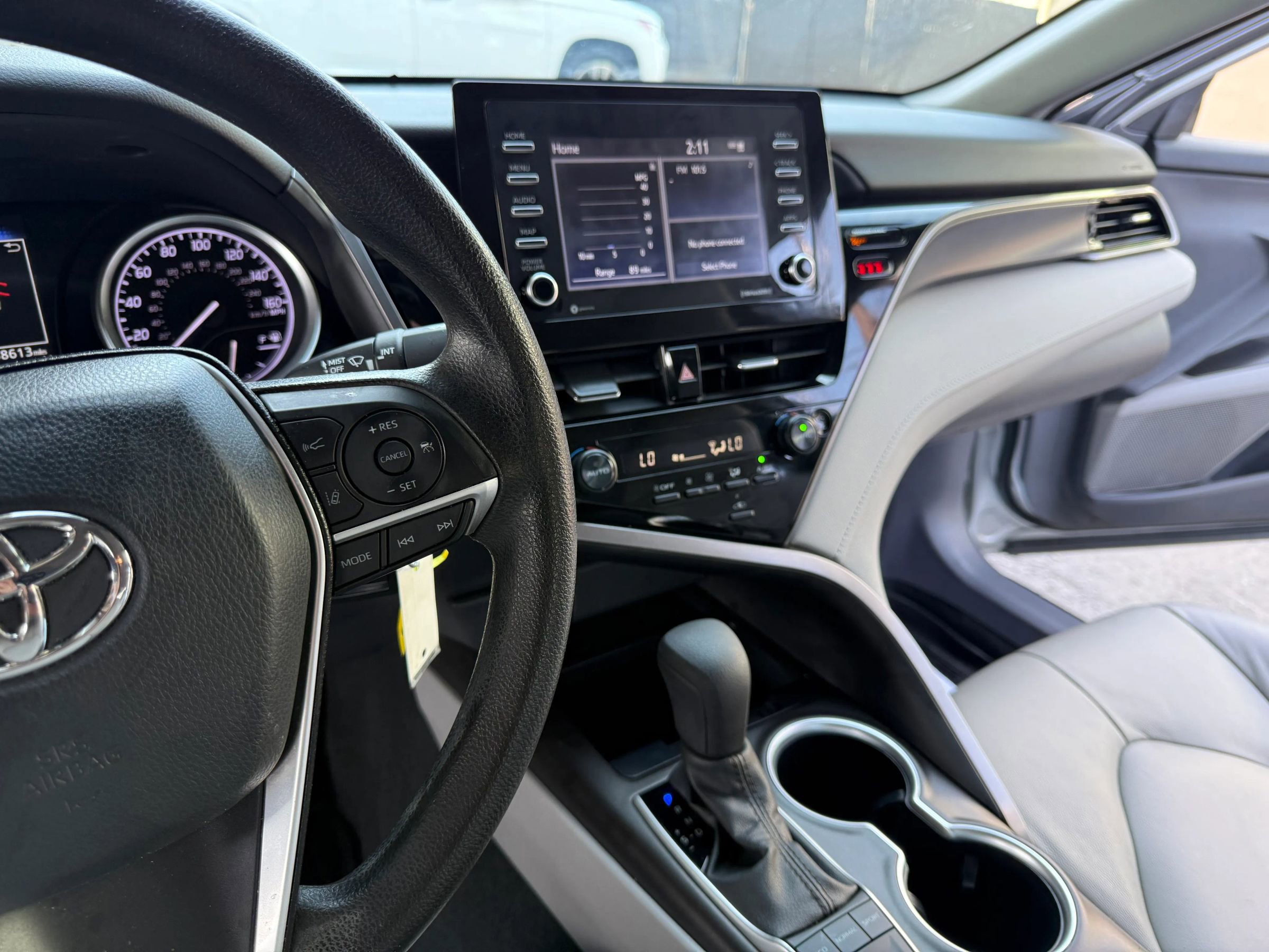 Used 2022 Toyota Camry LE image 10