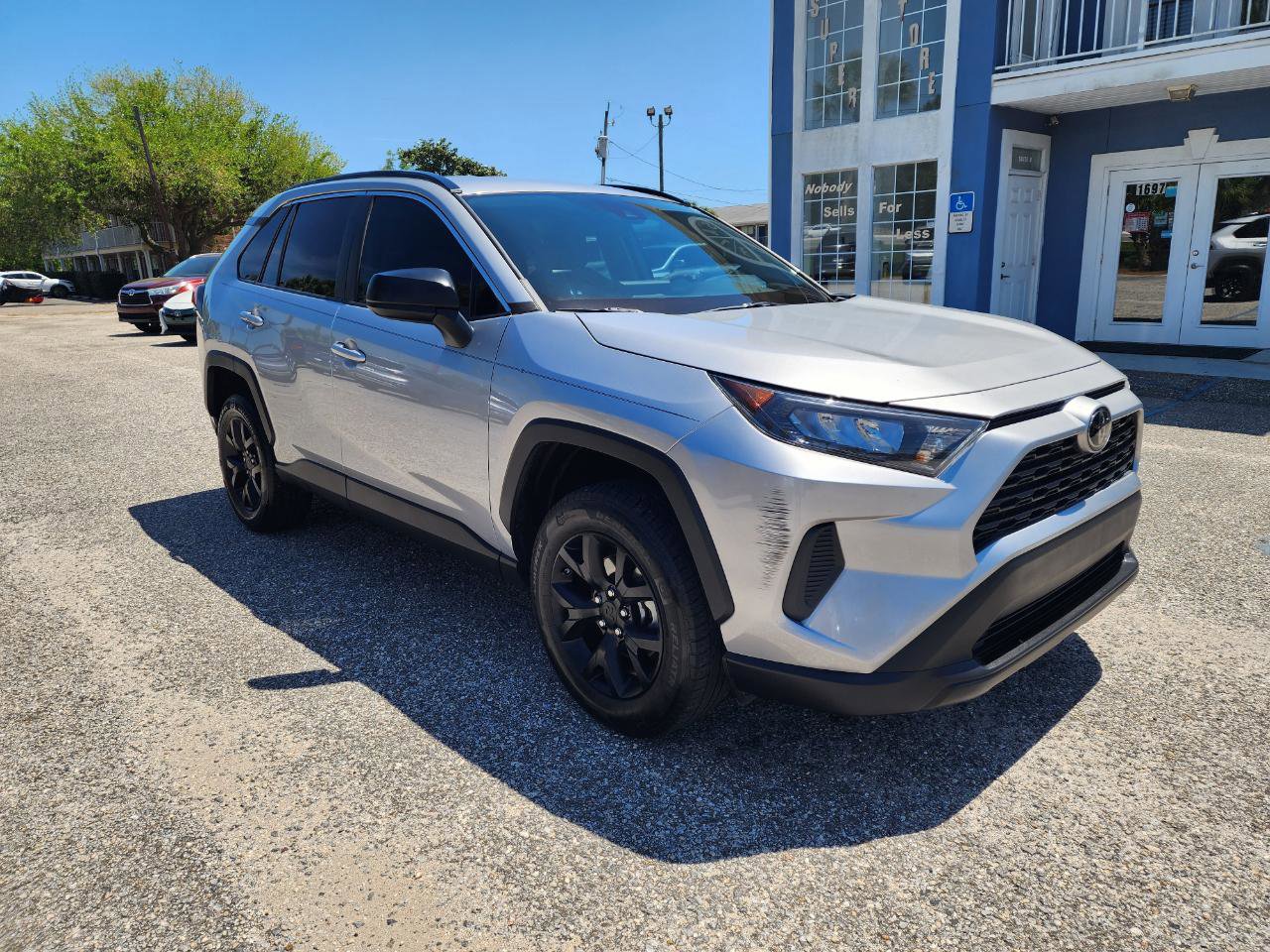 Used 2021 Toyota RAV4 LE FWD image 7