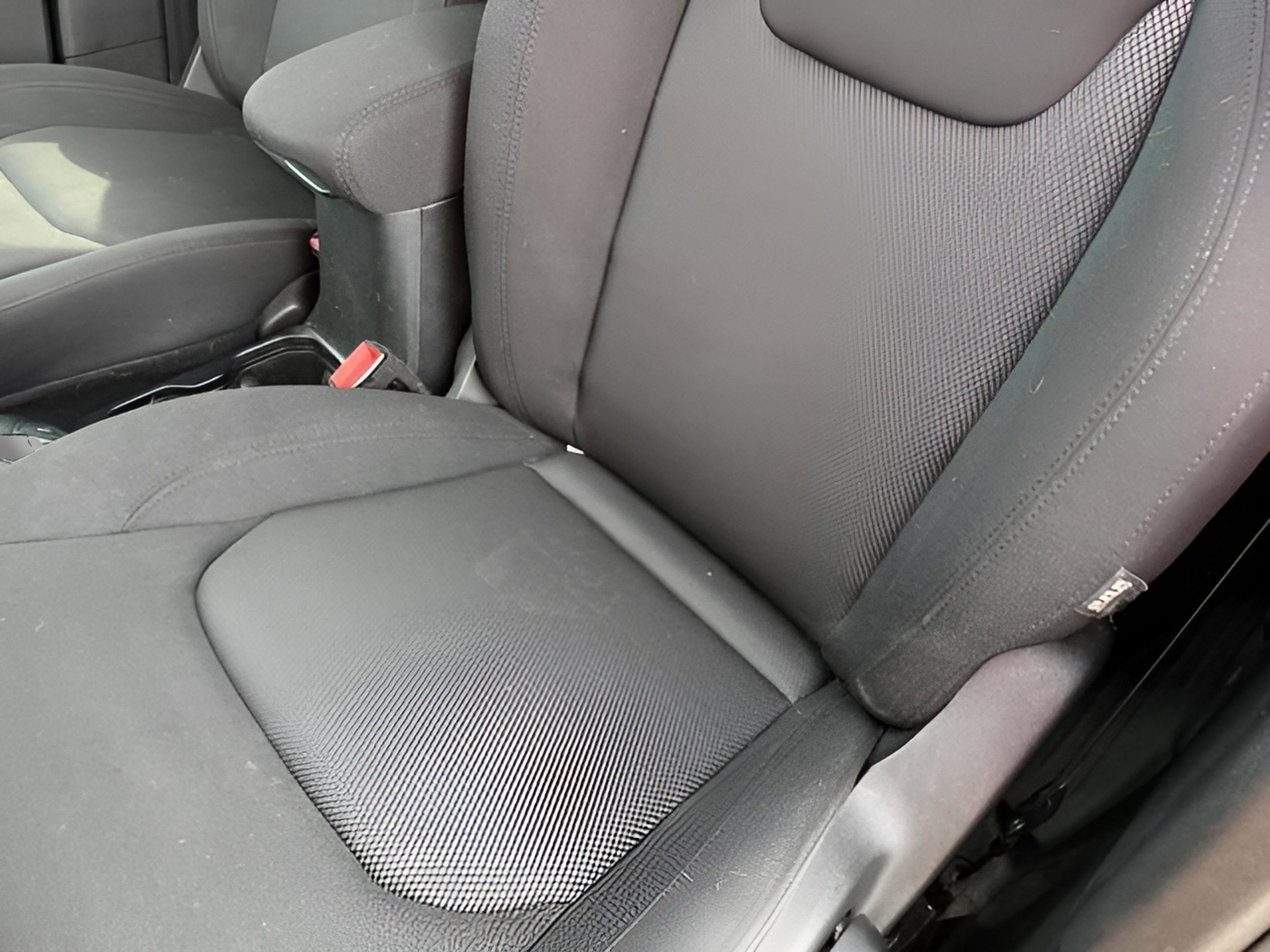 Used 2019 Jeep Renegade Sport w/ Sport Appearance Group image 27