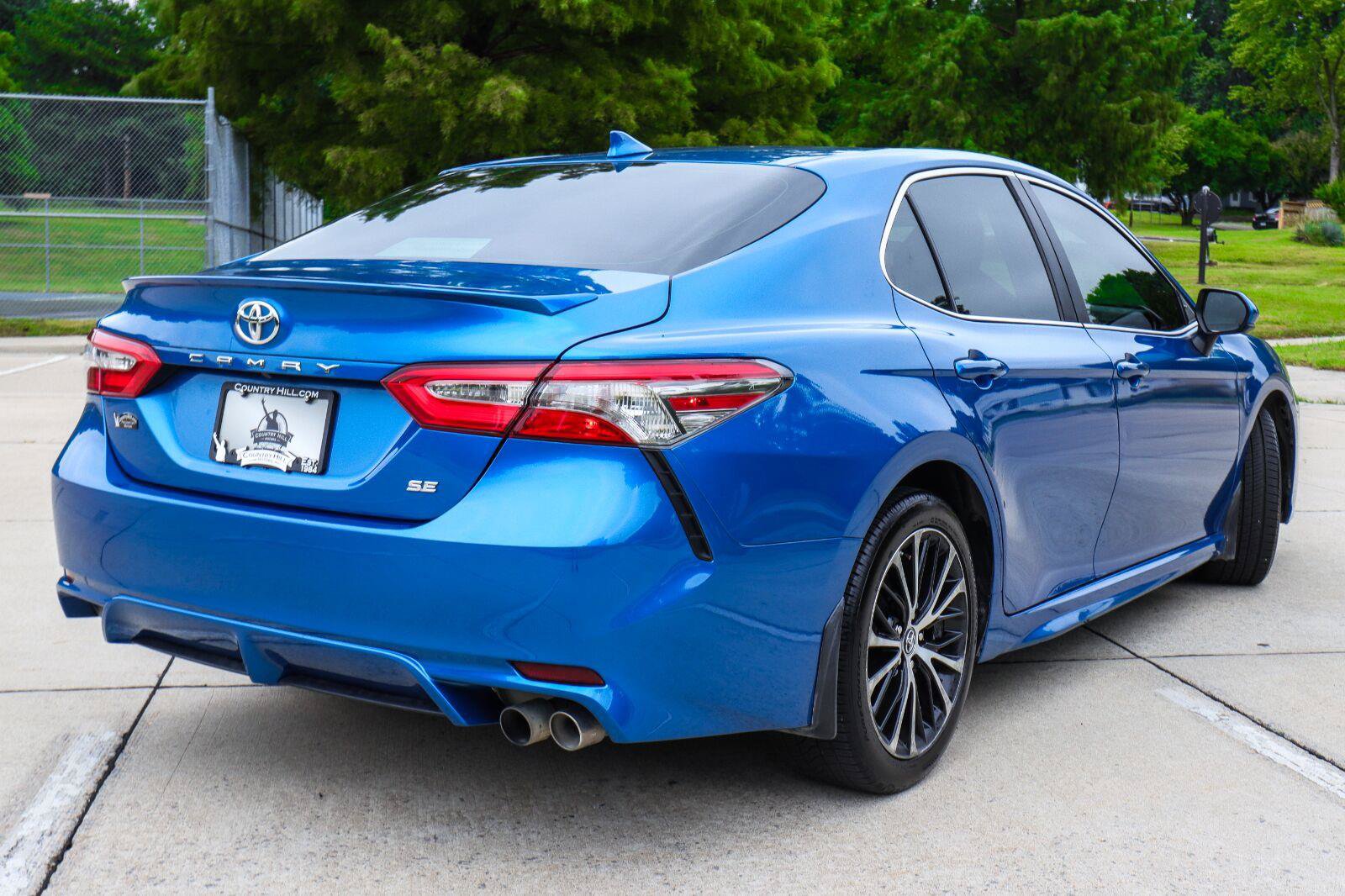 Used 2019 Toyota Camry SE FWD image 17