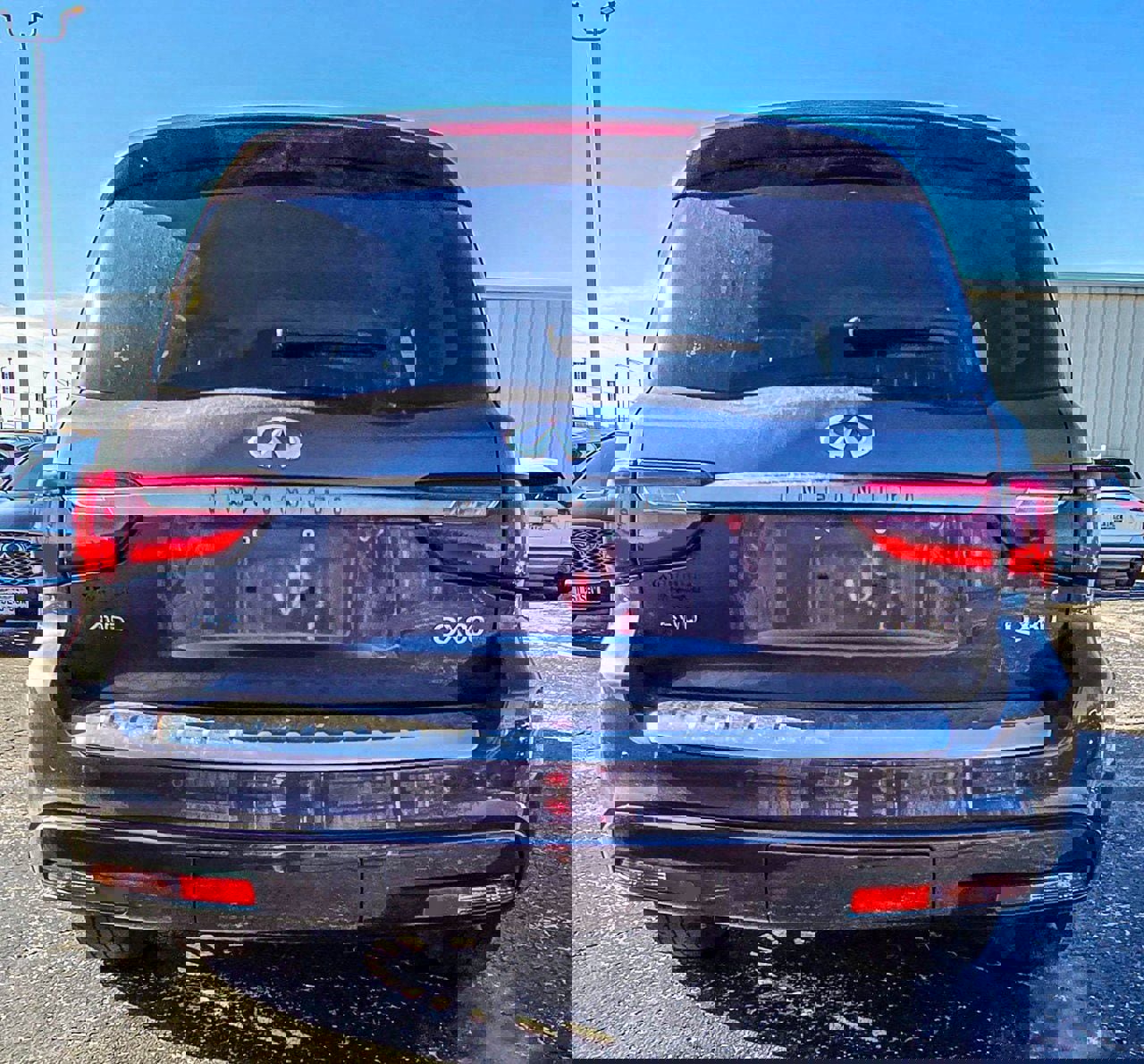 Used 2023 INFINITI QX80 Premium Select w/ All-Season Package image 5