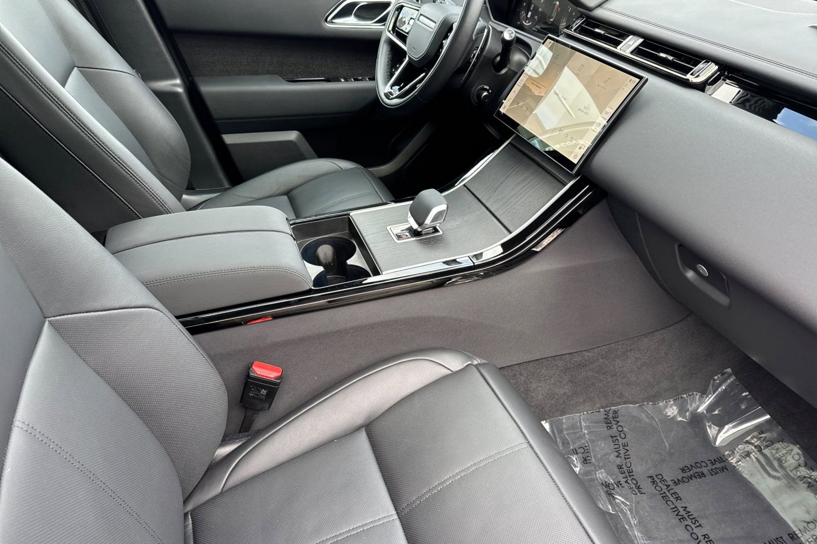 Used 2026 Land Rover Range Rover Velar Dynamic SE image 17