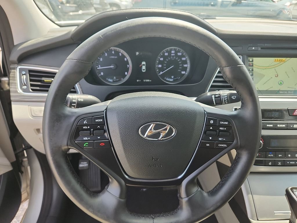 Used 2015 Hyundai Sonata Limited w/ Option Group 05 FWD image 15