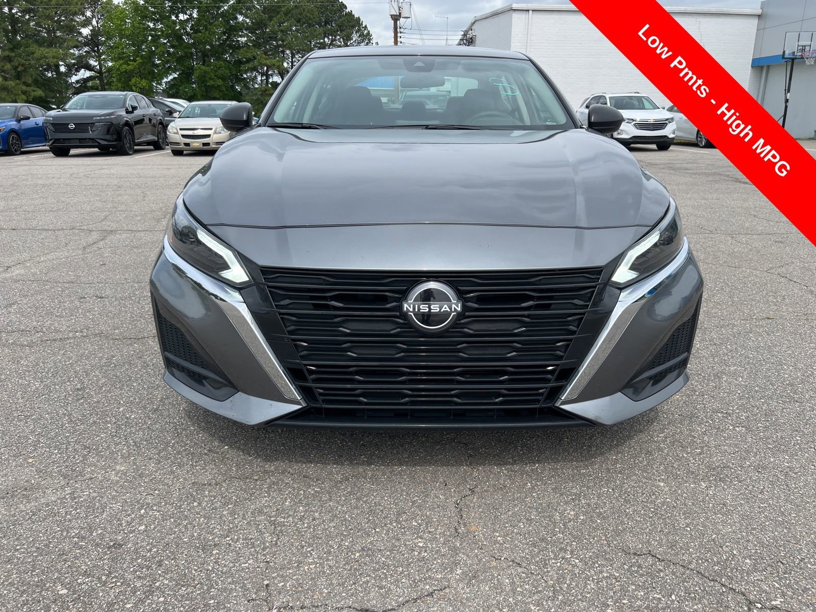 Used 2024 Nissan Altima 2.5 SV FWD image 8