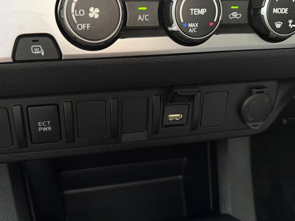 Used 2022 Toyota Tacoma SR RWD image 17