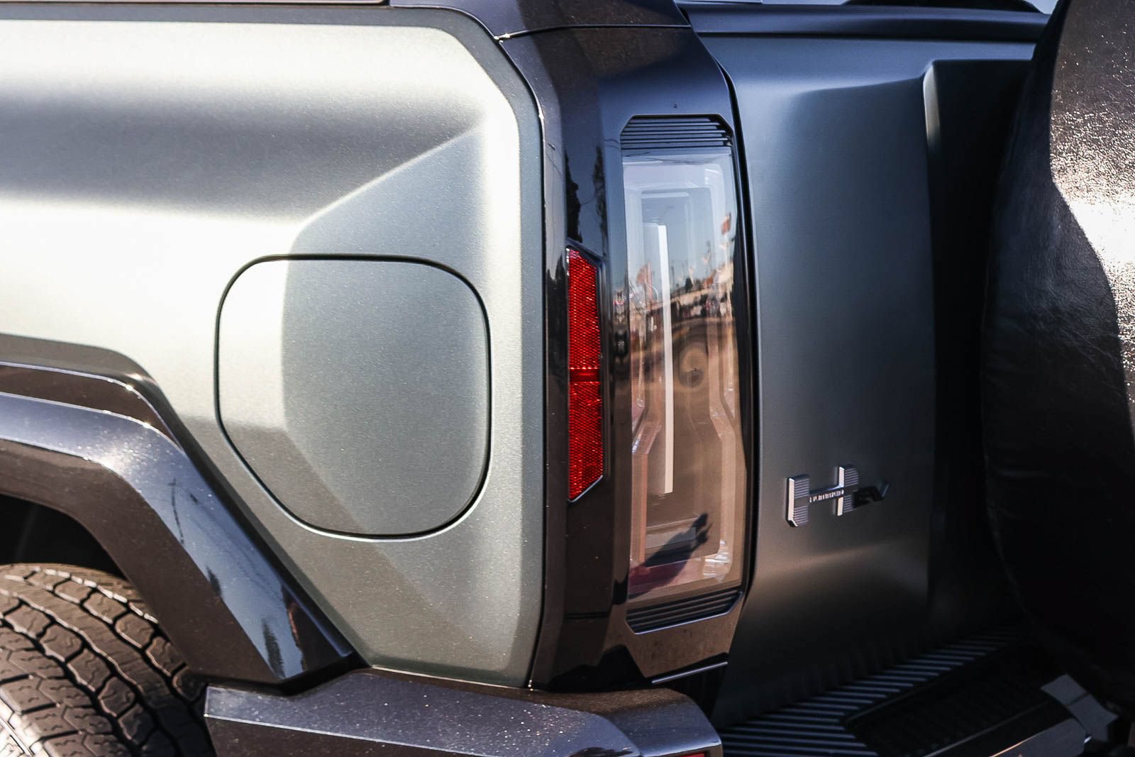 Used 2024 GMC Hummer EV 3X AWD/4WD image 11