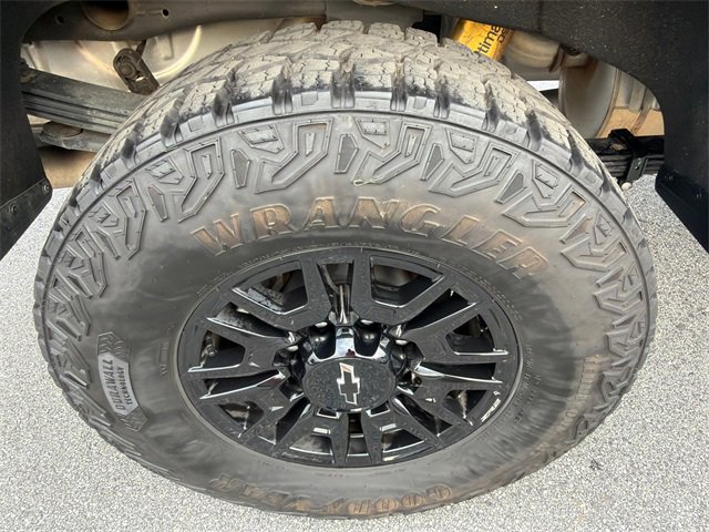 Used 2024 Chevrolet Silverado 2500 ZR2 w/ Technology Package image 17
