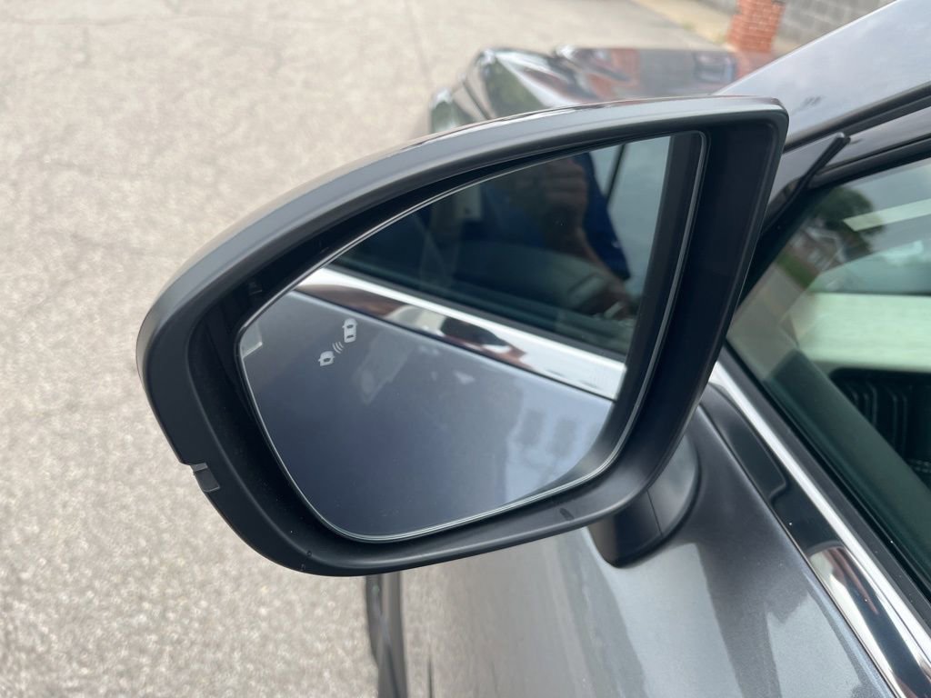 Used 2025 Nissan Pathfinder Platinum w/ Cargo Package image 35