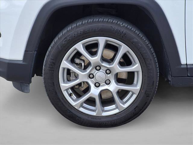 Used 2024 Jeep Compass Latitude AWD/4WD image 14