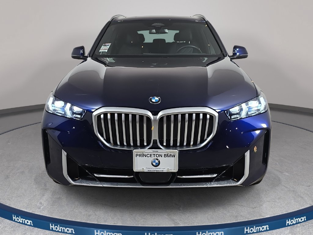 Certified 2026 BMW X5 xDrive40i w/ Premium Package AWD/4WD image 2