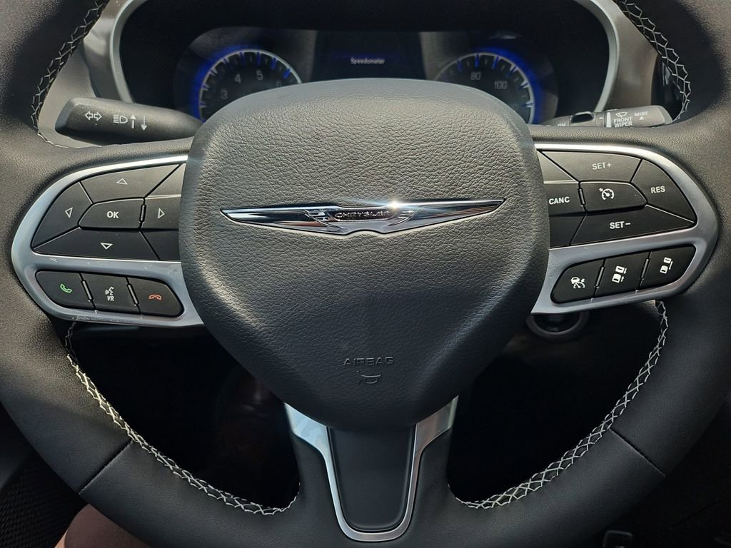 New 2025 Chrysler Voyager LX image 23