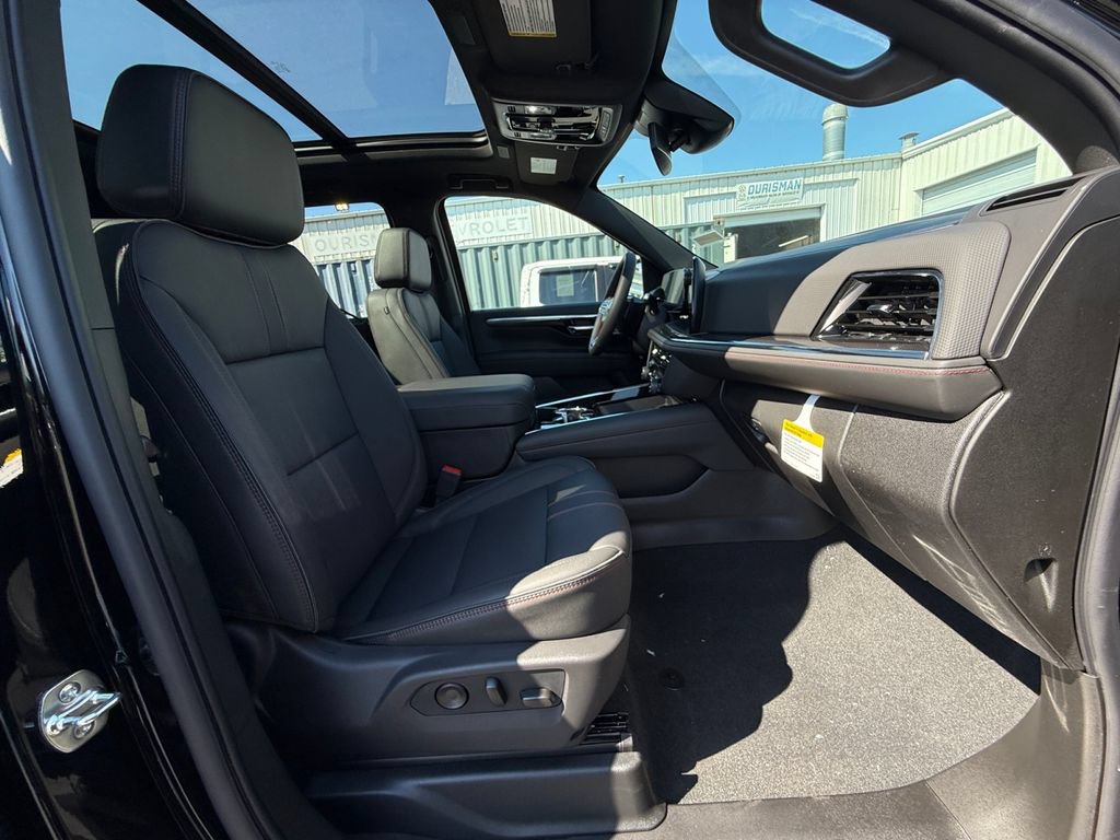 New 2026 Chevrolet Suburban RST w/ RST Capability Package AWD/4WD image 28