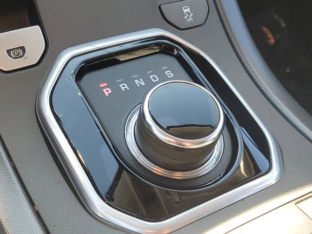 Used 2019 Land Rover Range Rover Evoque SE image 31