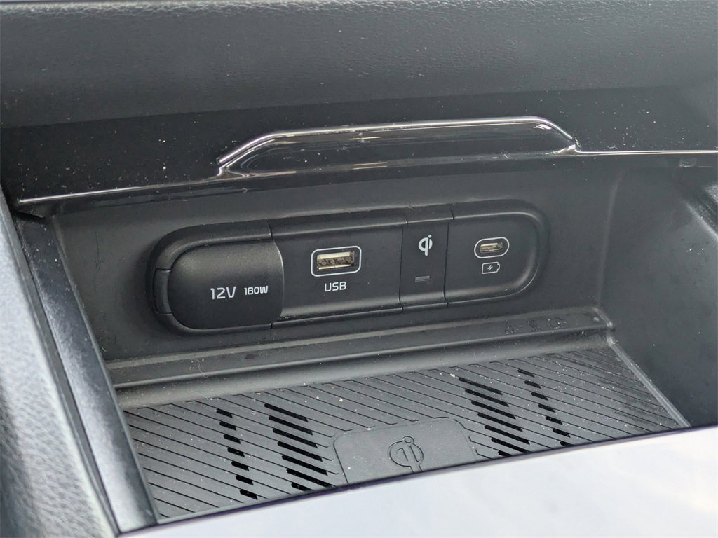 Used 2025 Kia Sportage EX image 22
