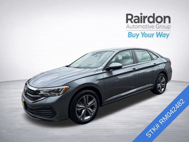 Used 2024 Volkswagen Jetta SE FWD image 3