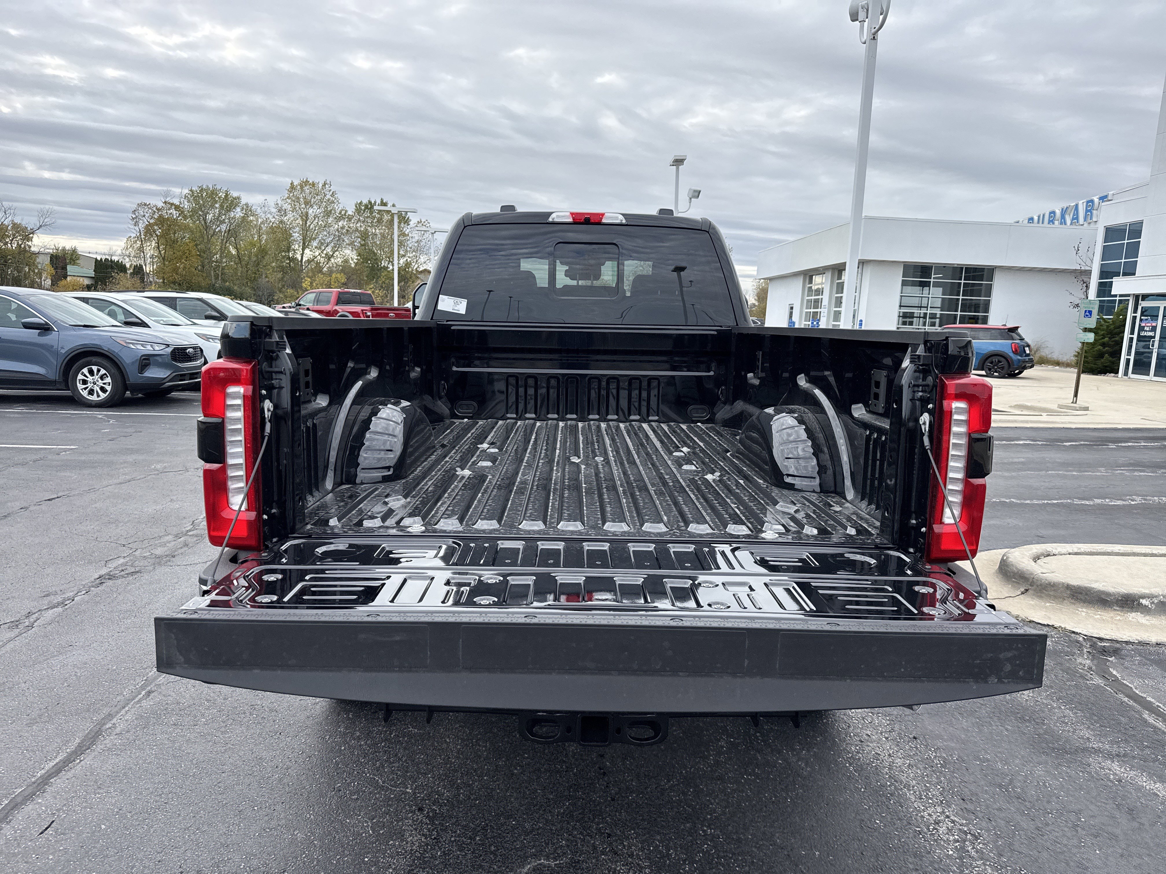 New 2026 Ford F350 Lariat w/ FX4 Off-Road Package image 16