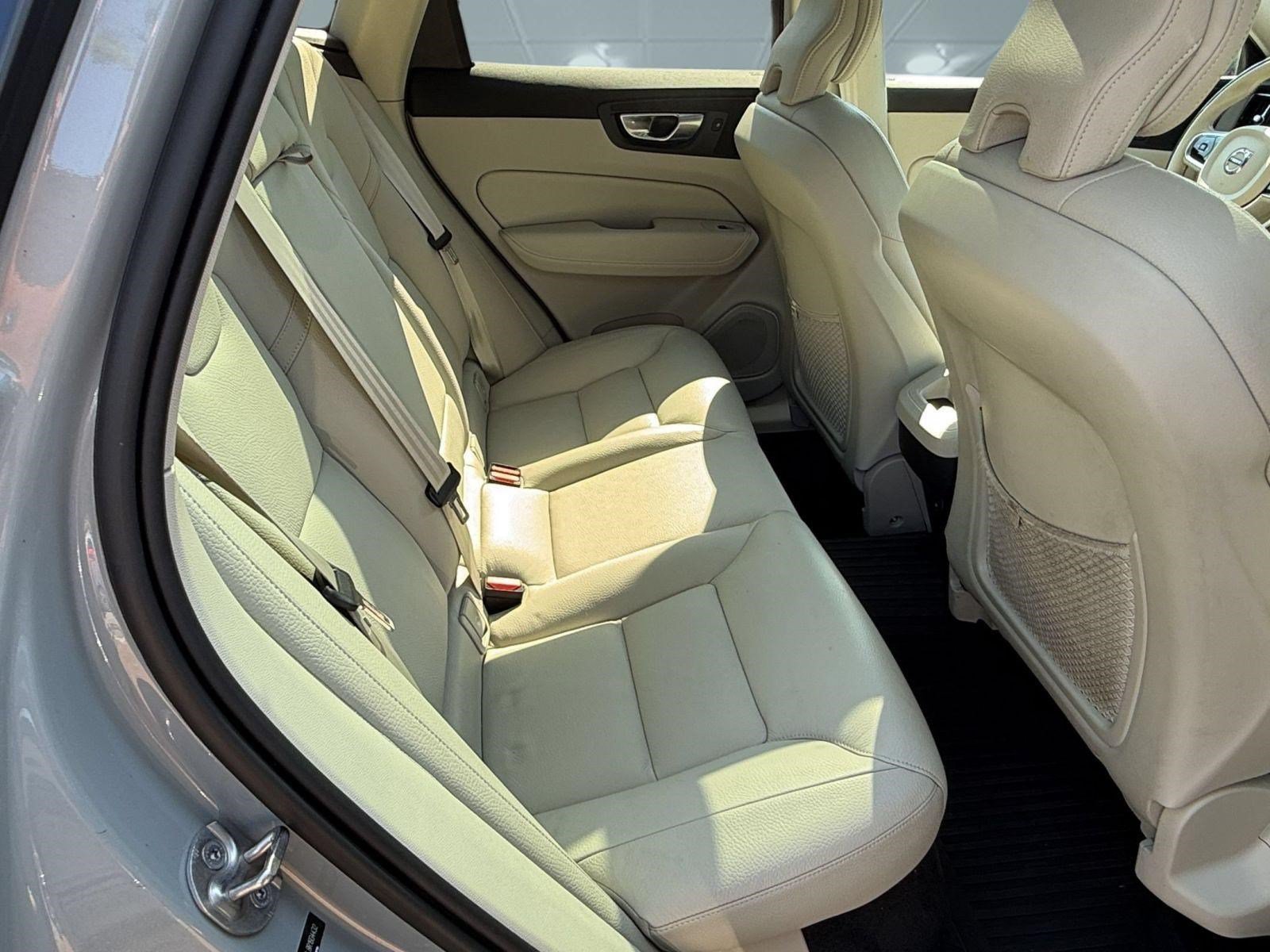 Certified 2024 Volvo XC60 B5 Plus w/ Climate Package AWD/4WD image 29