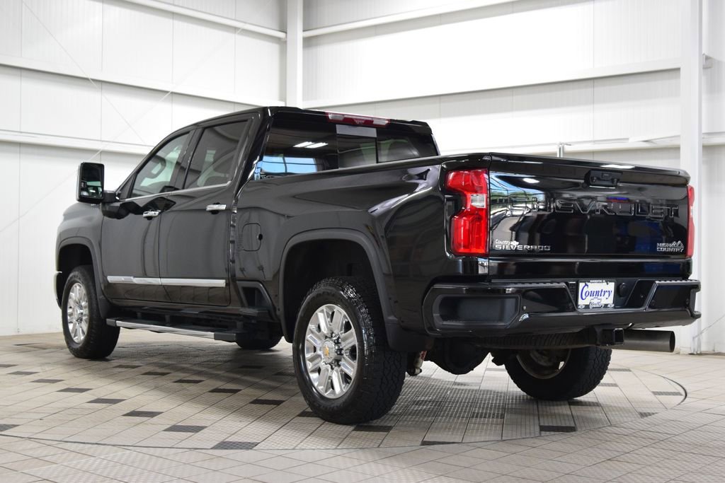 Used 2024 Chevrolet Silverado 2500 High Country w/ Technology Package AWD/4WD image 6
