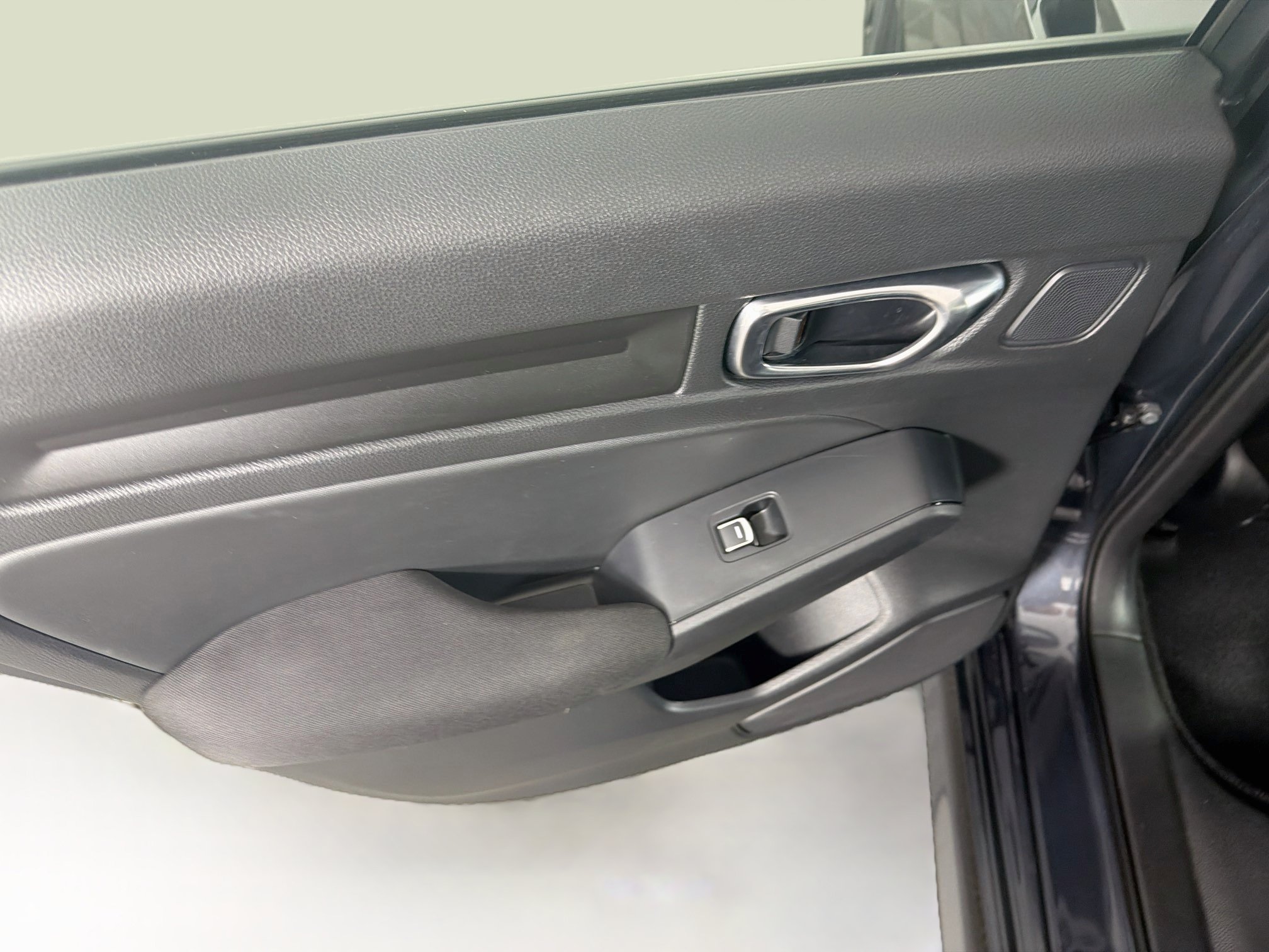 Used 2025 Honda Civic Sport image 25