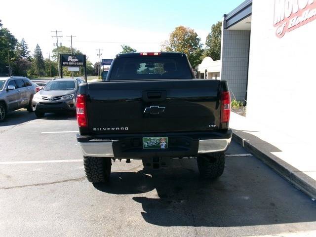 Used 2014 Chevrolet Silverado 2500 LTZ w/ Suspension Package, Off-Road AWD/4WD image 7
