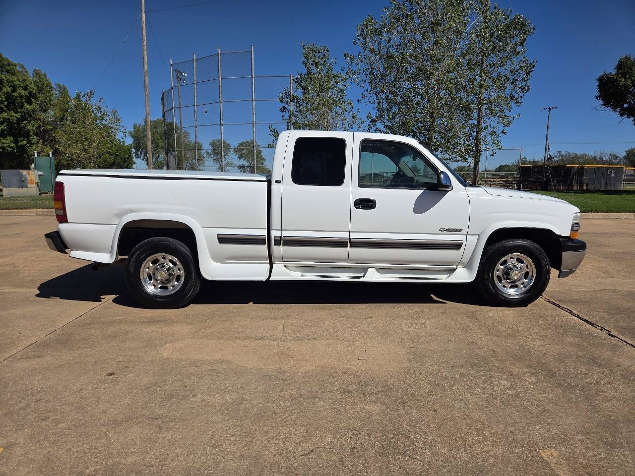 Used 1999 Chevrolet Silverado 2500 LS w/ Firm Ride Suspension Pkg RWD image 26