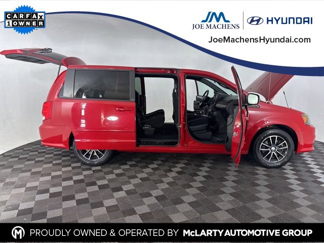 Used 2014 Dodge Grand Caravan SXT w/ Blacktop Package image 14