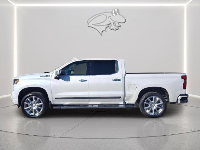 Used 2023 Chevrolet Silverado 1500 High Country w/ Technology Package image 2