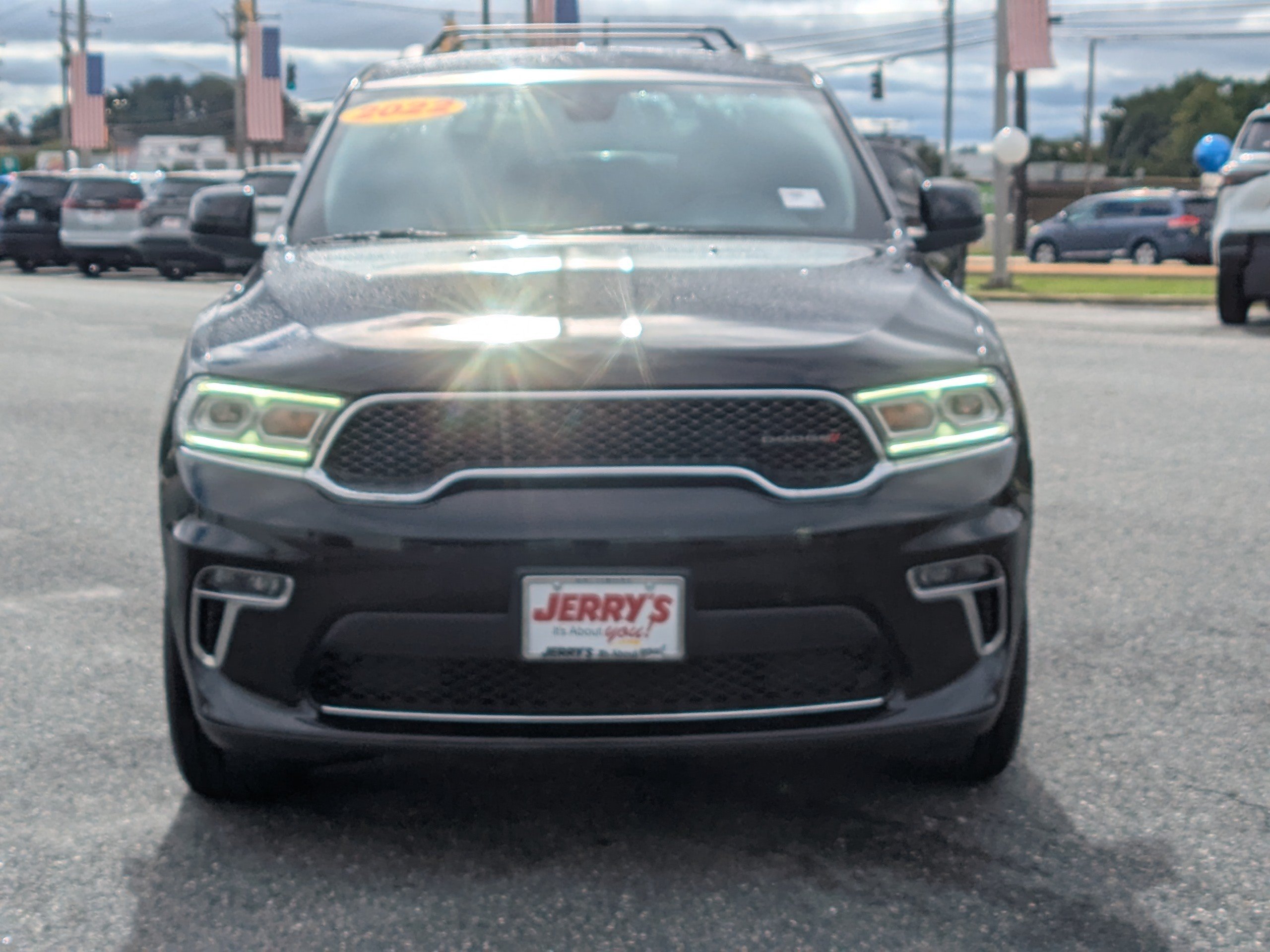 Used 2022 Dodge Durango SXT AWD/4WD image 2