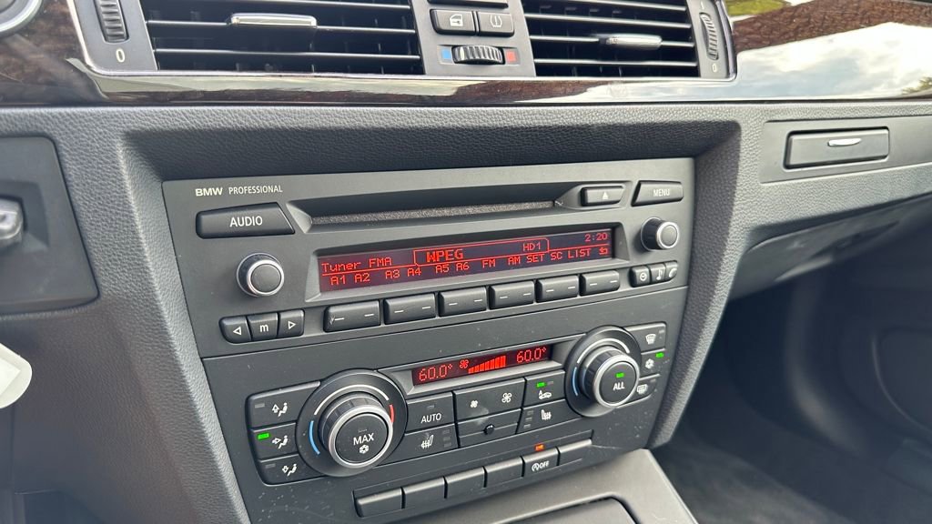 Used 2011 BMW M3 Base image 8