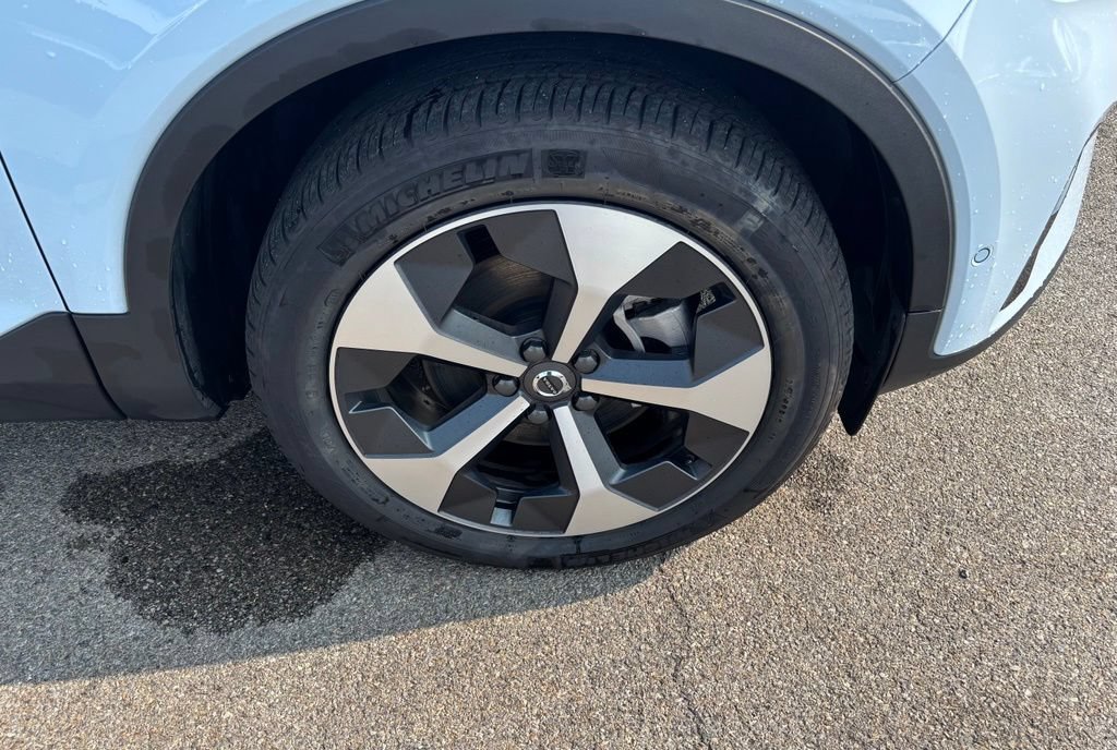 Certified 2026 Volvo XC40 B5 Plus w/ Climate Package AWD/4WD image 33