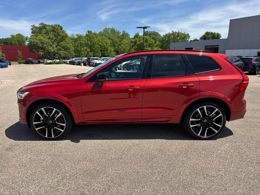Certified 2023 Volvo XC60 B6 Ultimate w/ Climate Package AWD/4WD image 2