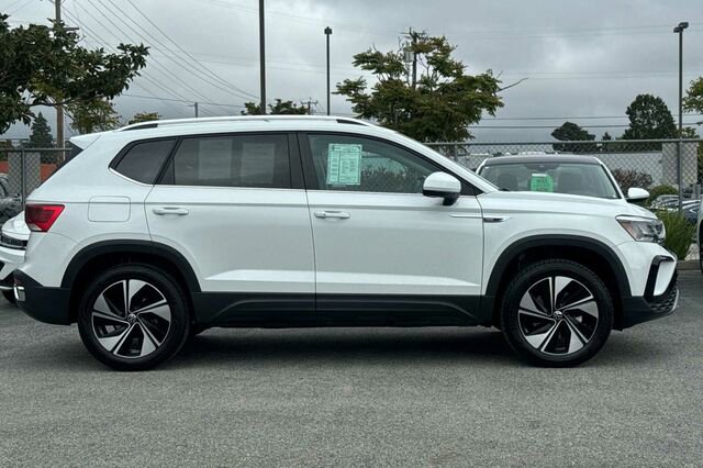 Used 2024 Volkswagen Taos SE AWD/4WD image 3