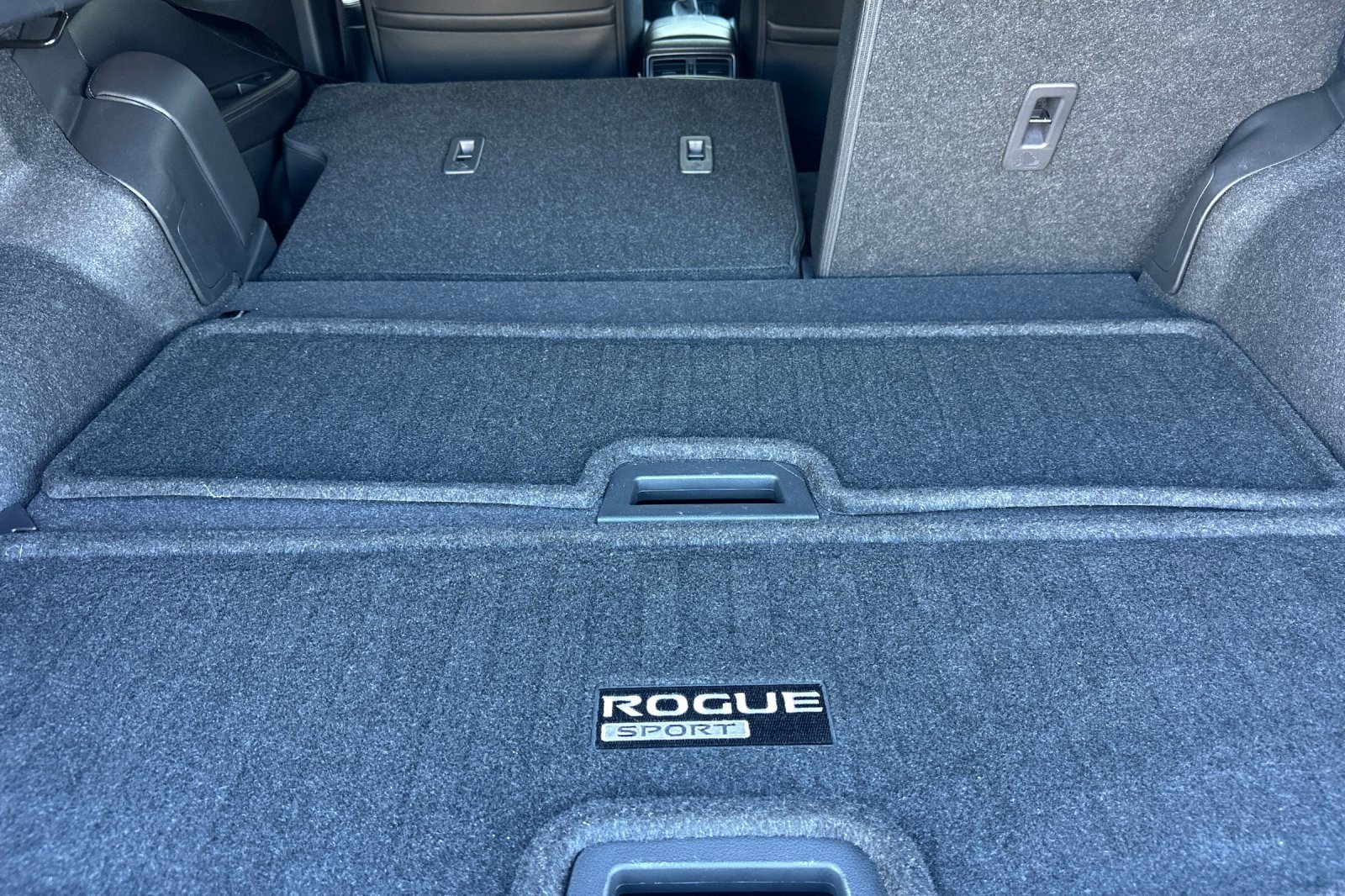 Used 2022 Nissan Rogue Sport SV w/ Technology Package image 14