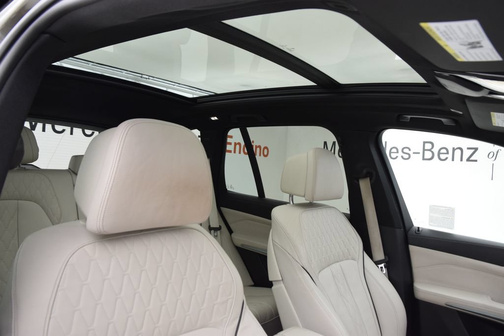 Used 2023 BMW X5 xDrive40i w/ M Sport Package AWD/4WD image 18